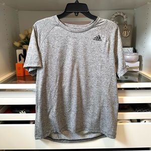 Men’s Adidas Drifit Shirt for Working out or outdoor sports Size Medium